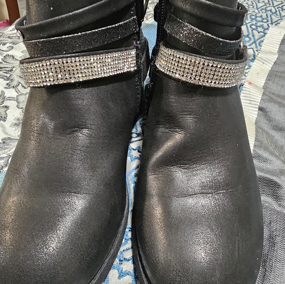 Pop Little & Big Girls Pop Kid Orleans Flat Heel Booties